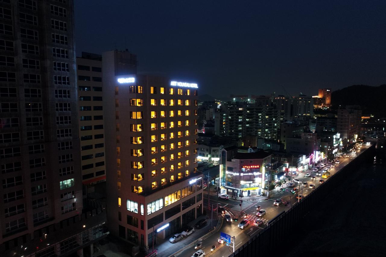 Geoje Artnouveau Suite Hotel Kültér fotó