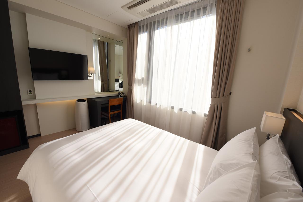 Geoje Artnouveau Suite Hotel Kültér fotó