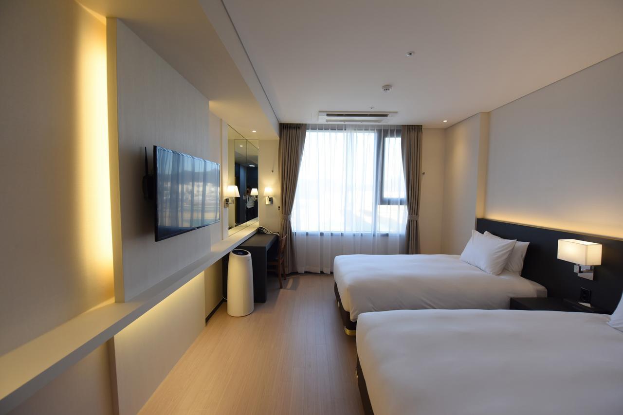 Geoje Artnouveau Suite Hotel Kültér fotó