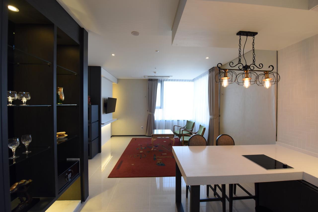 Geoje Artnouveau Suite Hotel Kültér fotó